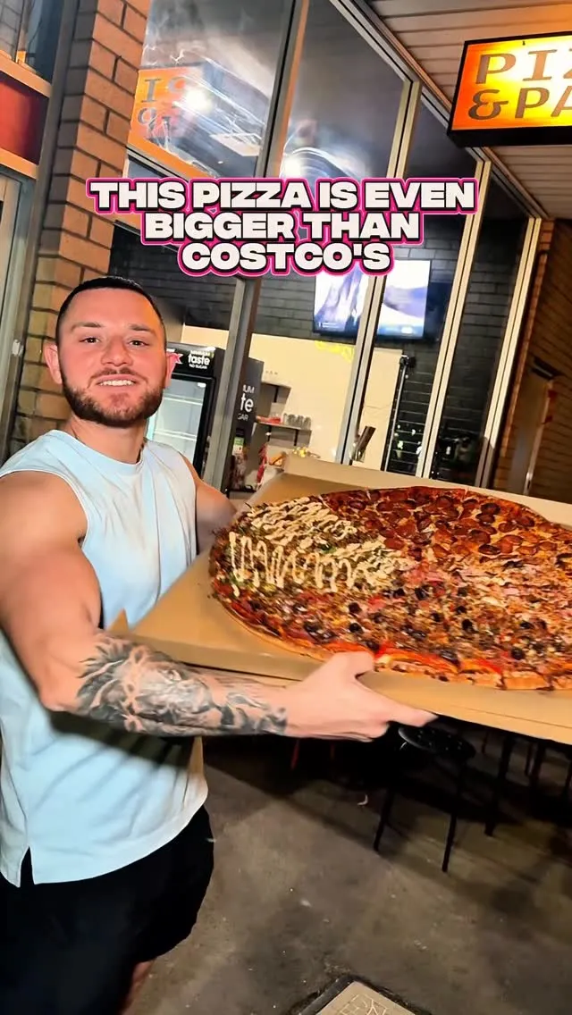 Giant pizza Sydney — Sydney Food Brothers review